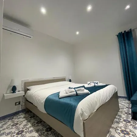 Mini Ballaro Apartment